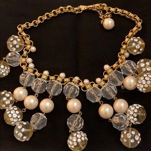 Beautiful pearl and crystal necklace